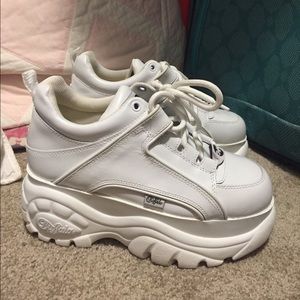 Buffalo London sneakers